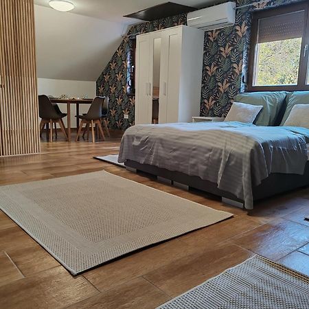 Rp Apartmanhaz Demjén Eksteriør bilde