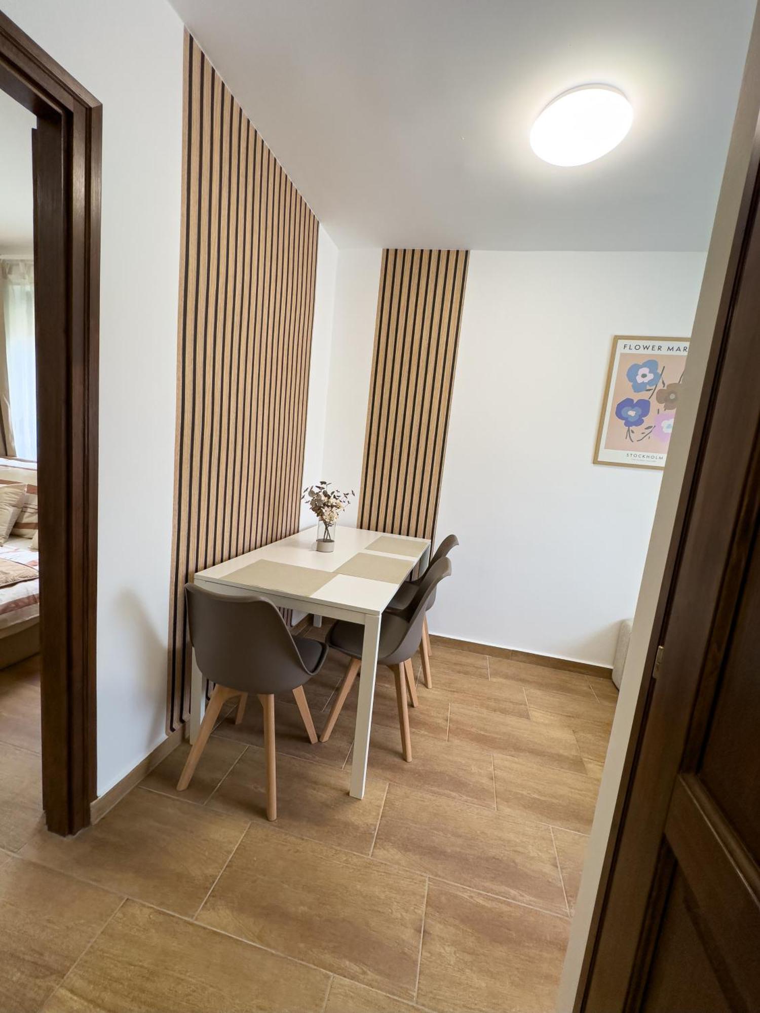 Rp Apartmanhaz Demjén Eksteriør bilde