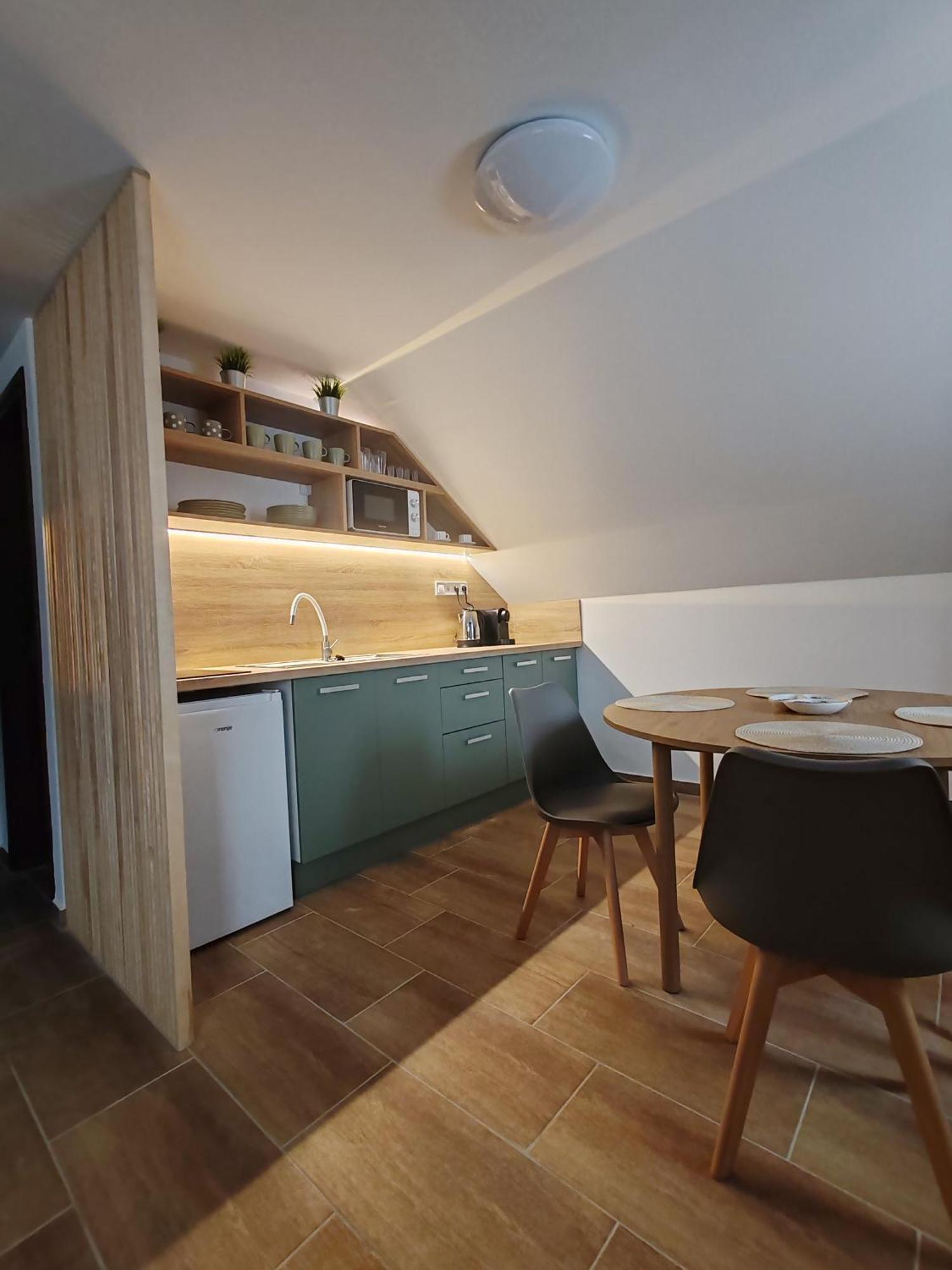 Rp Apartmanhaz Demjén Eksteriør bilde